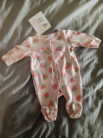 Pyjama rose "fraises" 1 mois