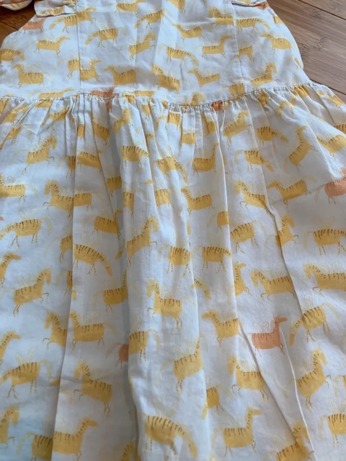 5 ans - Jolie robe manche courte avec petite chapeau assorti avec motifs - photo numéro 2