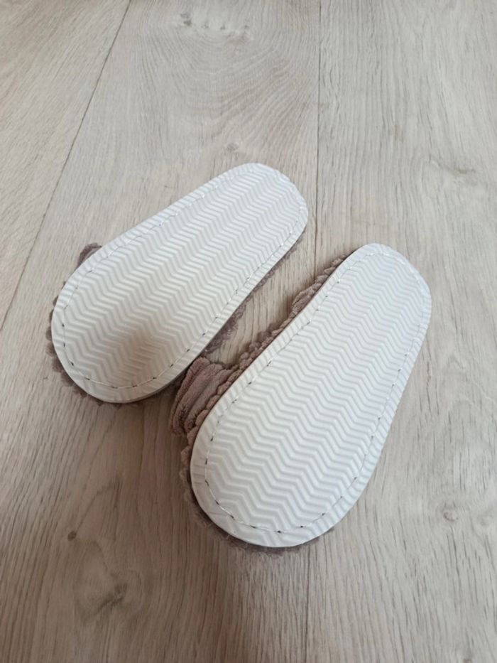 Chaussons neufs T39 - photo numéro 2
