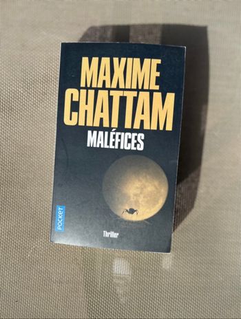 Livre policier adulte