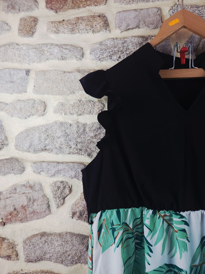 Robe tropical manches volantées noir et multicolore Femme taille 52 marque Missguided 💎 - photo numéro 2