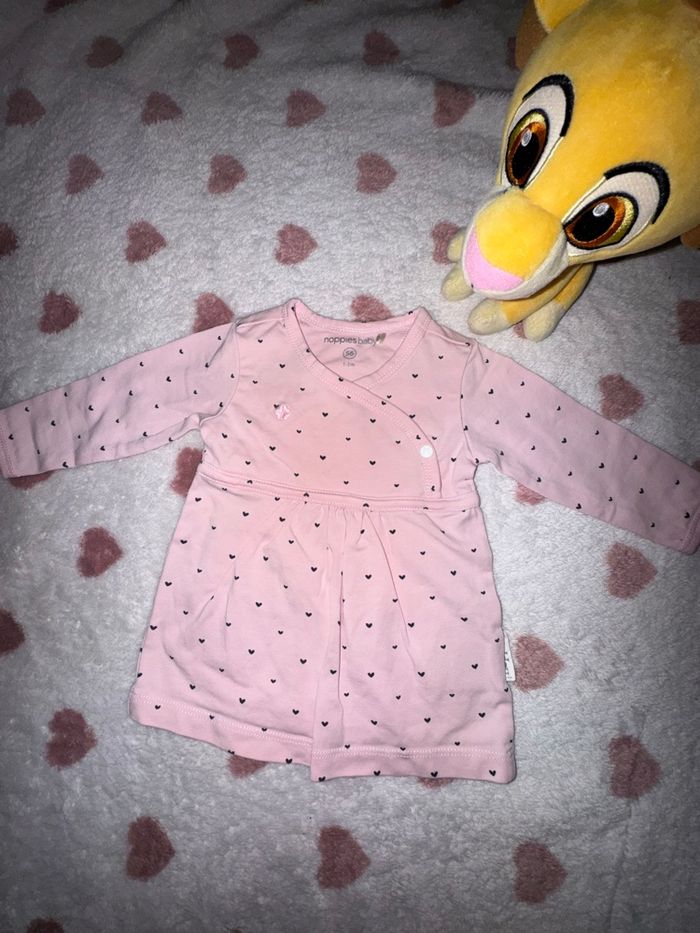 Robe rose avec motifs cœur