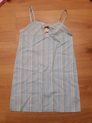 Robe taille 8 ans mais taille petit