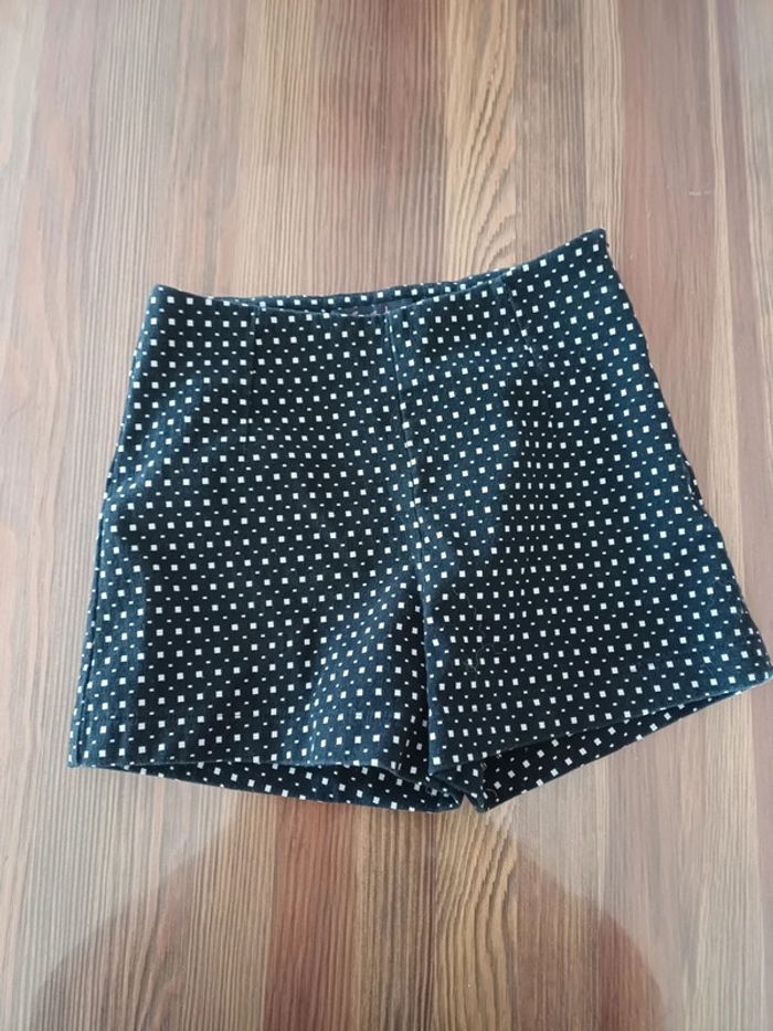 Short noir