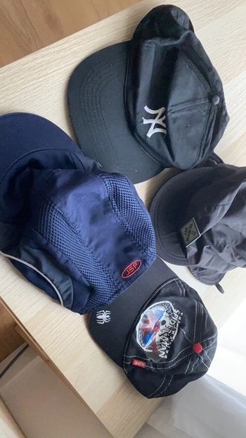 Lot de 4 casquettes