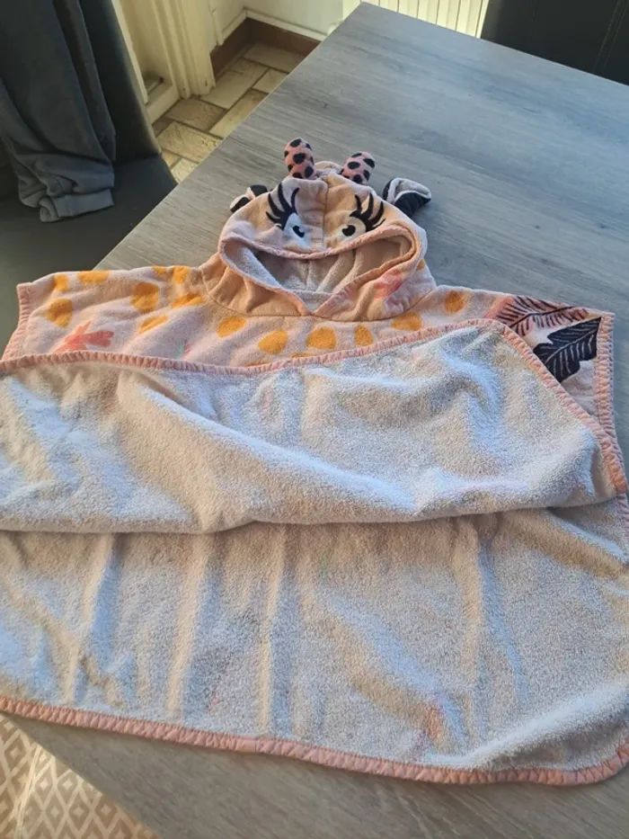 Poncho de bain 1/3 ans - photo numéro 3