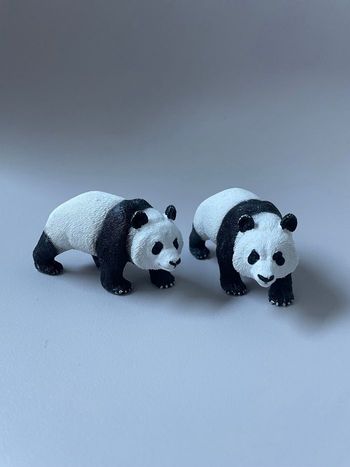 Lot 2 figurines  Panda Géant schleich