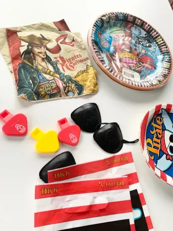 🎈 Ensemble fête d’anniversaire enfants – Décoration & vaisselle jetable pirates