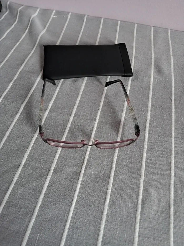 Paire de lunettes de vue - photo numéro 5
