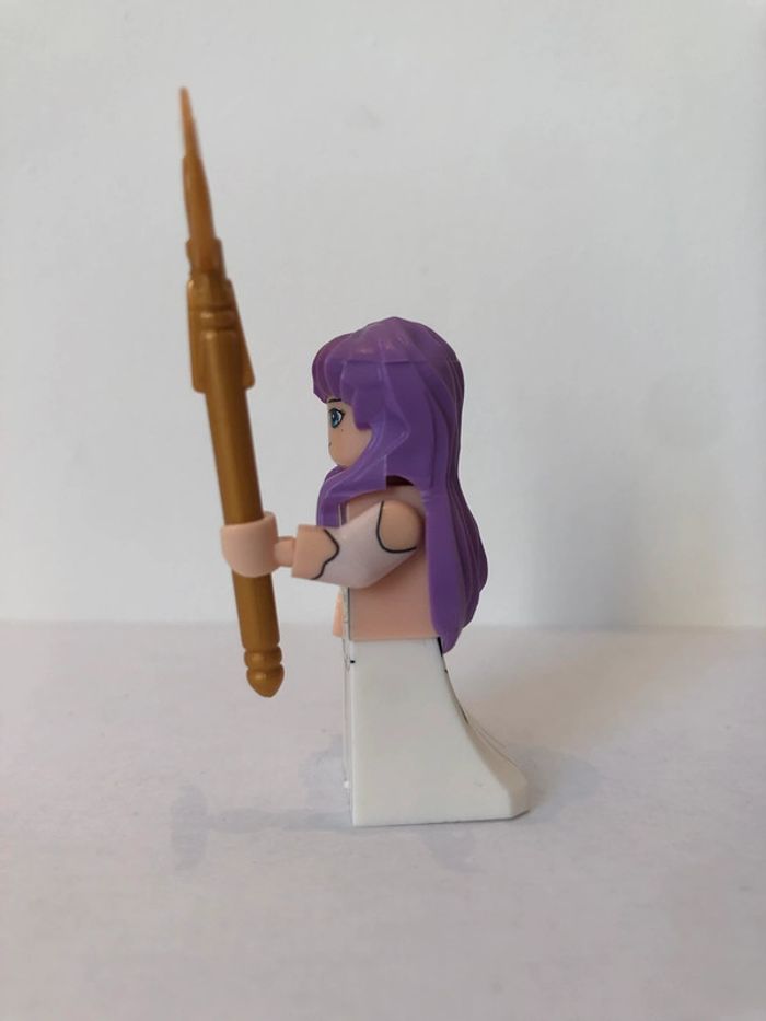 Figurine type lego Princesse Athéna. Les chevaliers du zodiaque. Saint Seiya - photo numéro 2