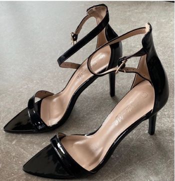 Sandales à talons T38 neuves