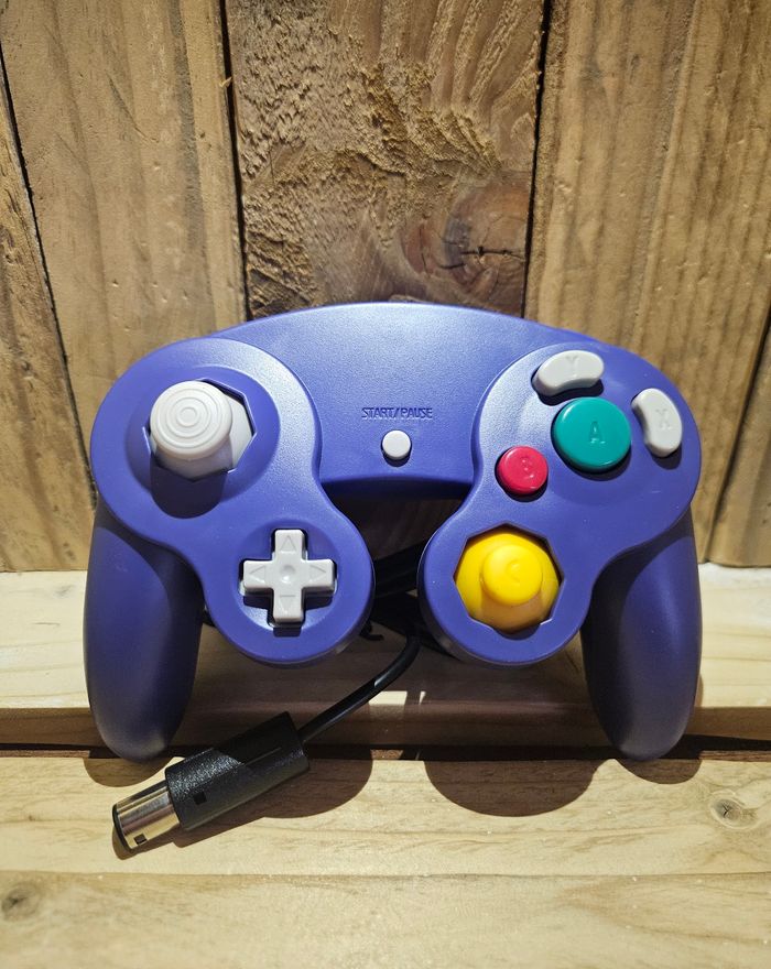 Nintendo Gamecube - Manette Filaire bleu/violet neuve - Générique - photo numéro 1