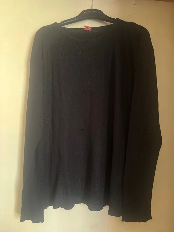 Pull noir