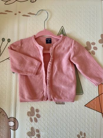 Gilet Kiabi taille 3 mois neuf sans étiquette