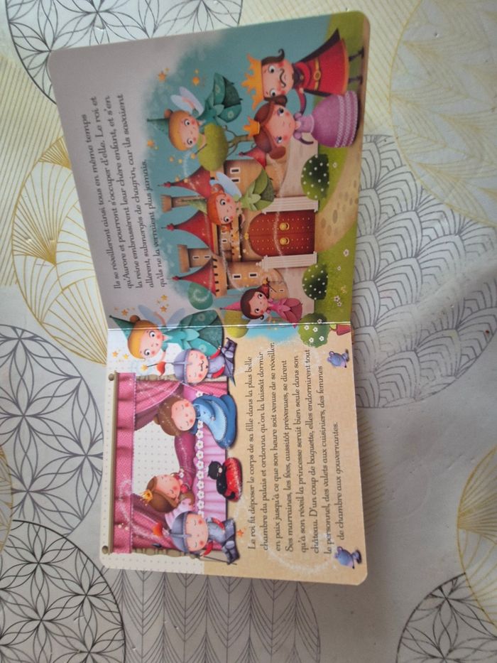 Livre " La belle au bois dormant" - photo numéro 3