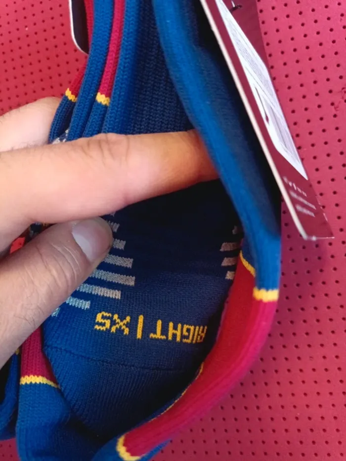Chaussettes de foot FC Barcelone, Nike Authentique Officiel taille 31/35, Neuf - photo numéro 8