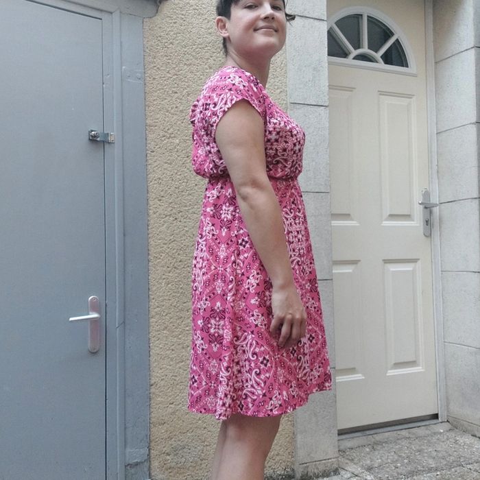 Superbe robe rue des Abesses 36 - photo numéro 2