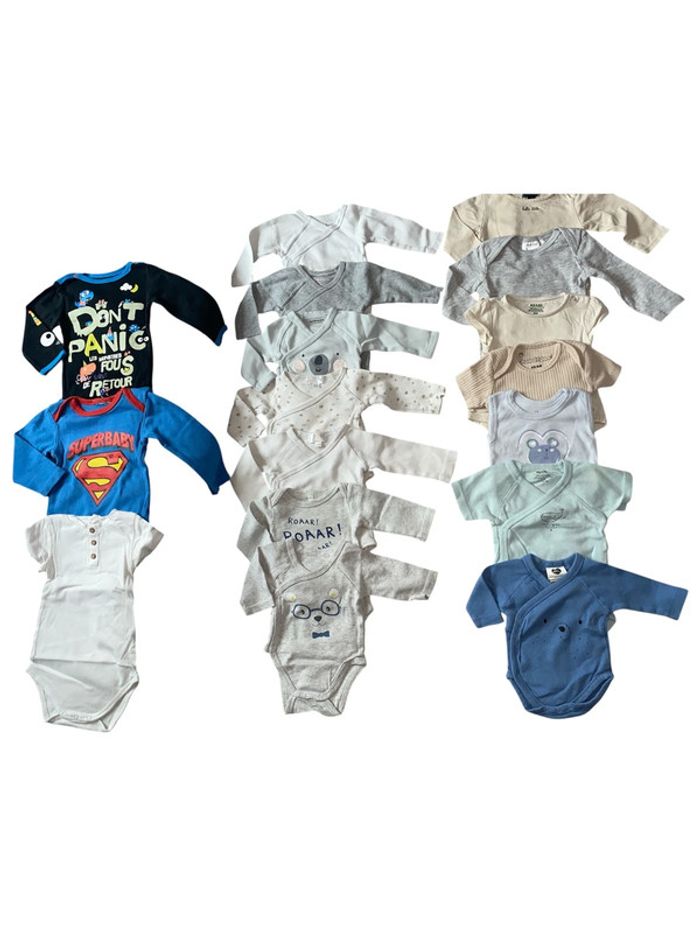 Lot de 17 bodies bébé N/3/6 mois - photo numéro 2