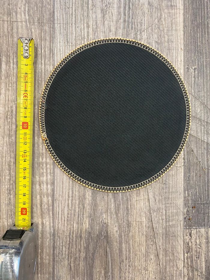 Dessous de table - photo numéro 2