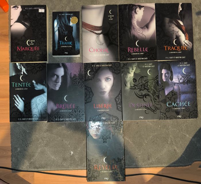Livres collection La Maison de la Nuit