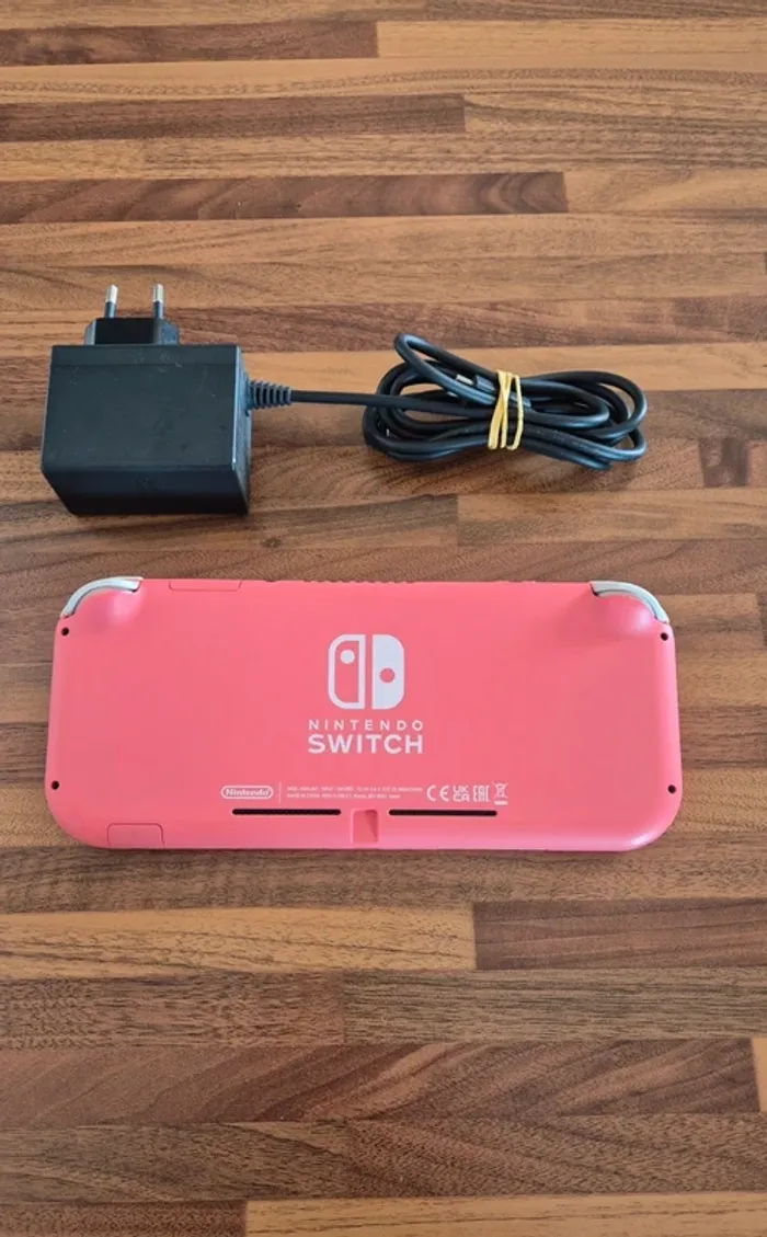 Console Nintendo switch lite "couleur corail " - photo numéro 2