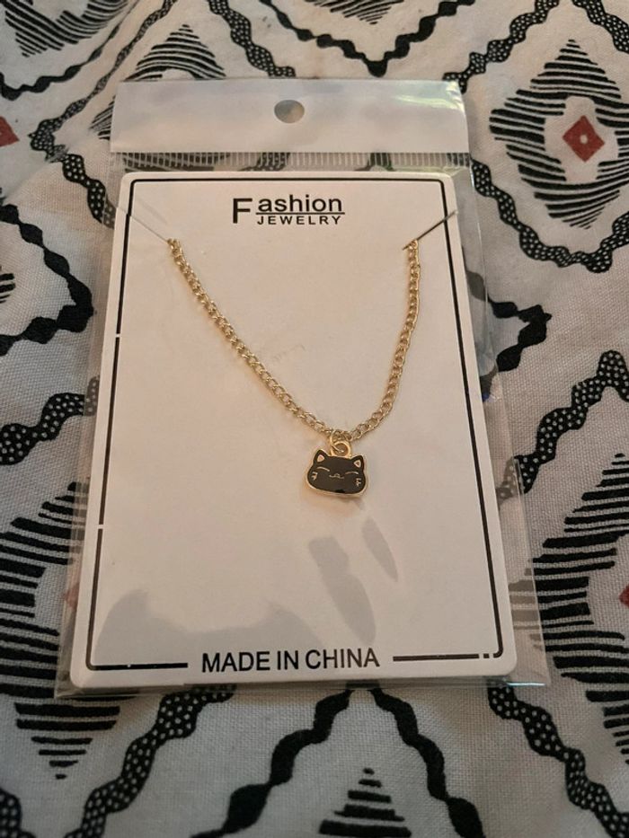 Collier tête de chats