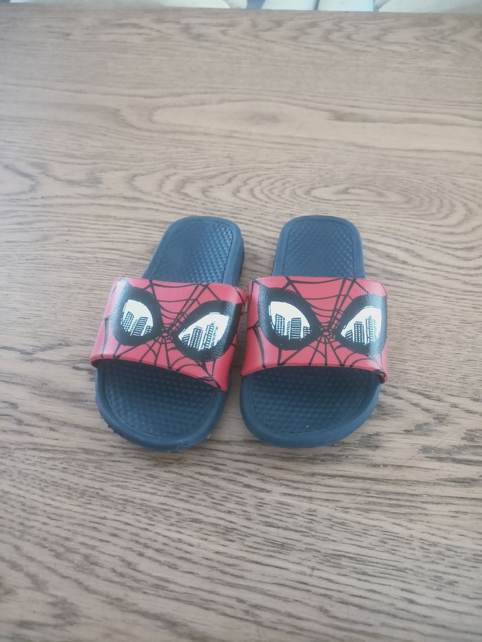 Tong Spiderman