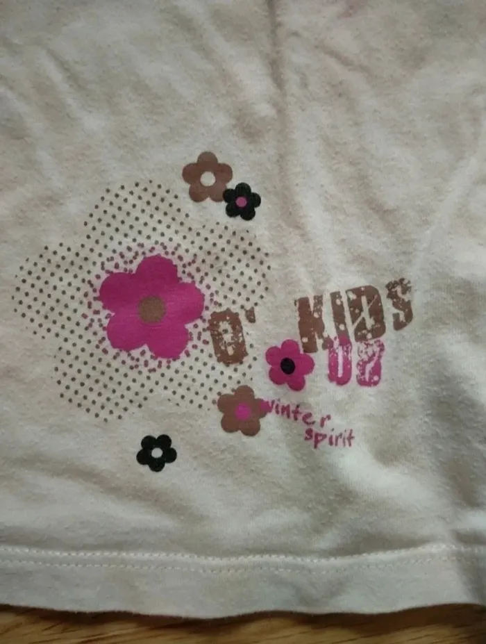 Haut manches longues. Beige a pois. Vertbaudet.
Taille 4 ans - photo numéro 5