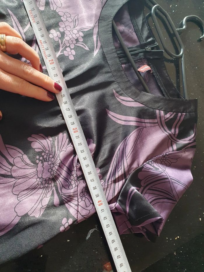 Robe satin T38 blanche porte - photo numéro 3