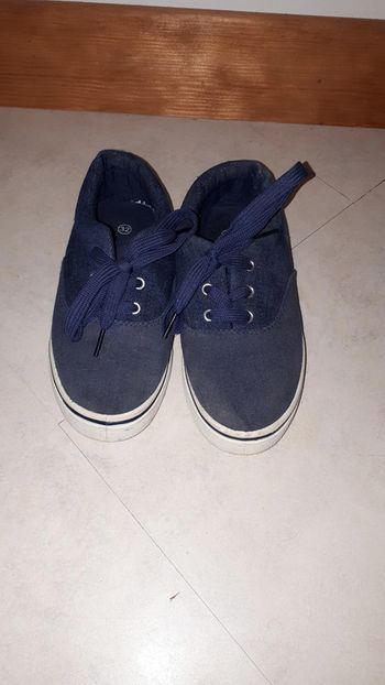 Chaussures en toile bleue marine
