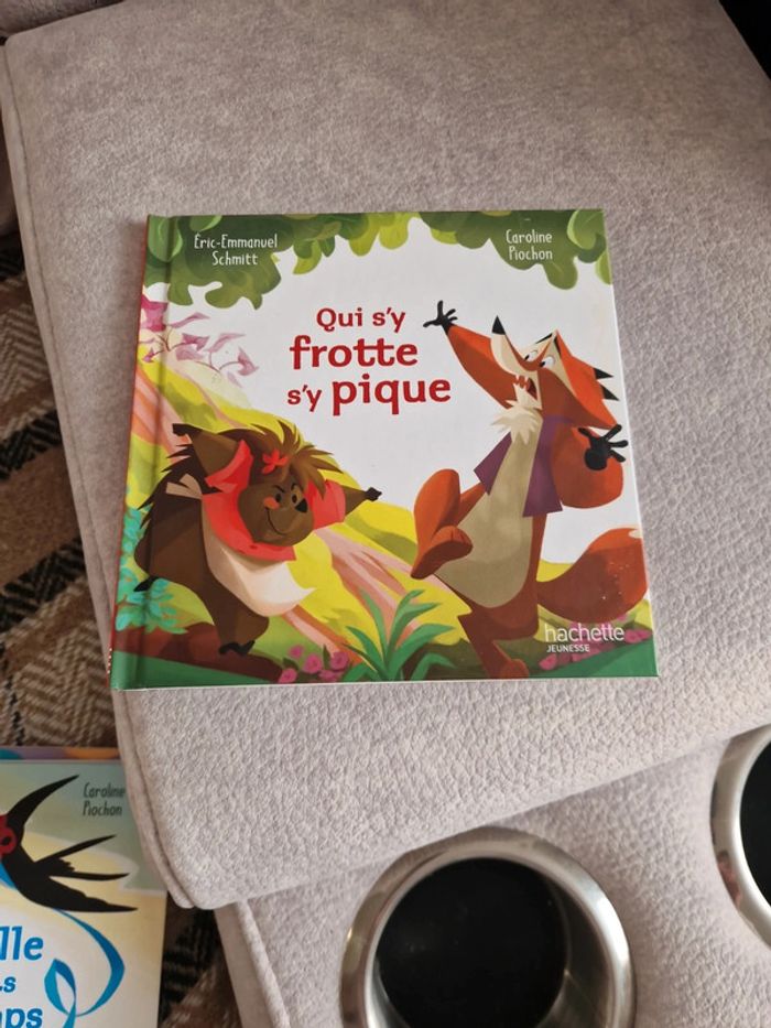 qui s'y frotte s'y pique