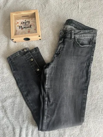 Jean skinny gris foncé IKKS Sculpt Up T38 – coupe galbante, détails chic, parfait état
