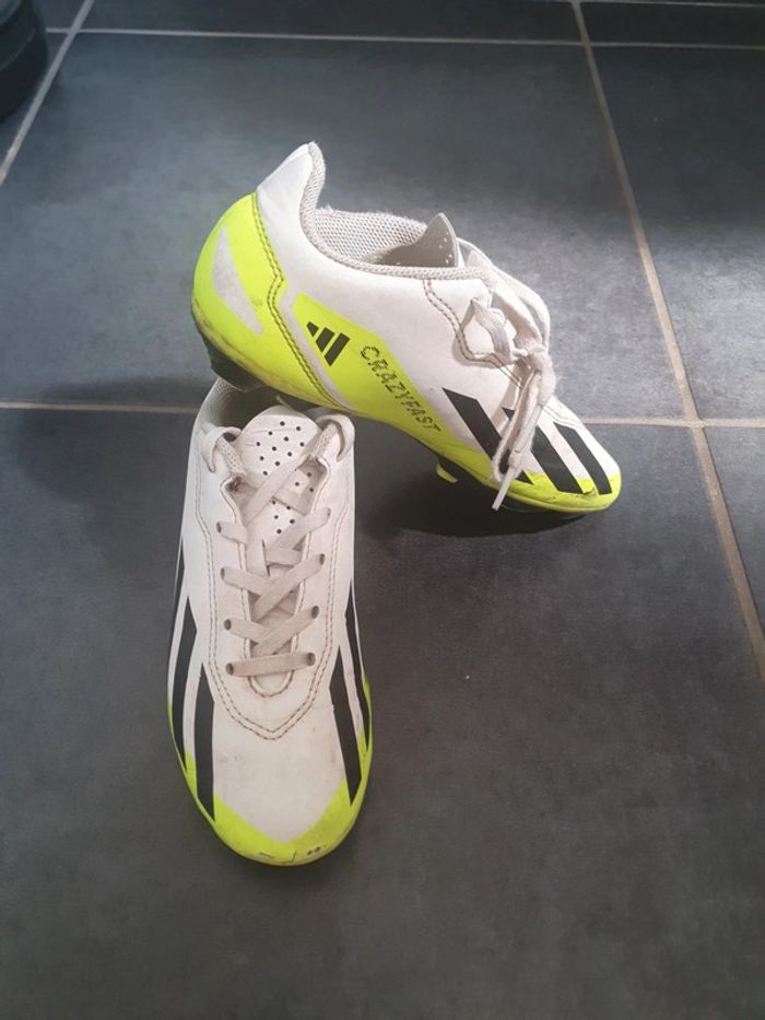 Crampons moulés football 35
