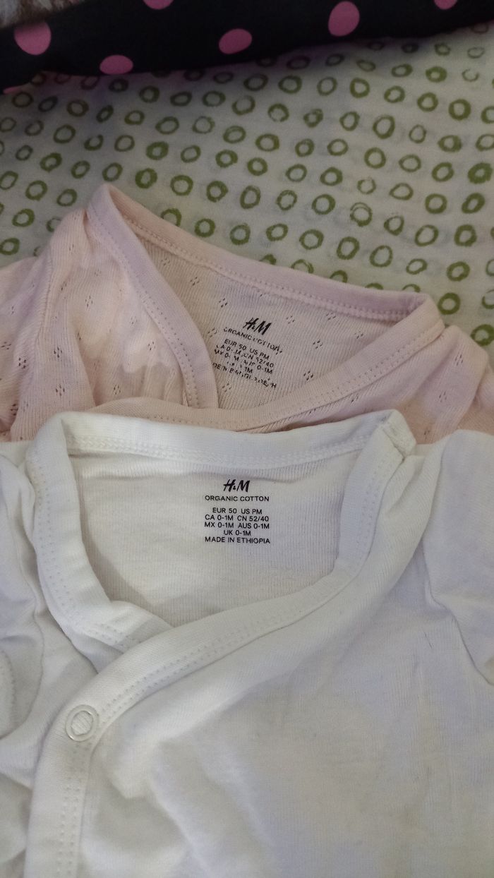 Bodies manches courtes H&M 1 mois - photo numéro 2