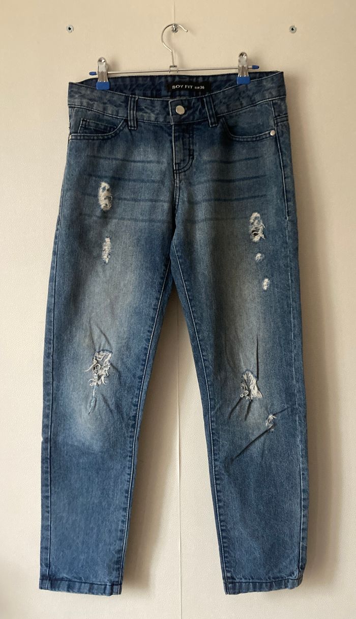 jeans droit troué coupe boy fit