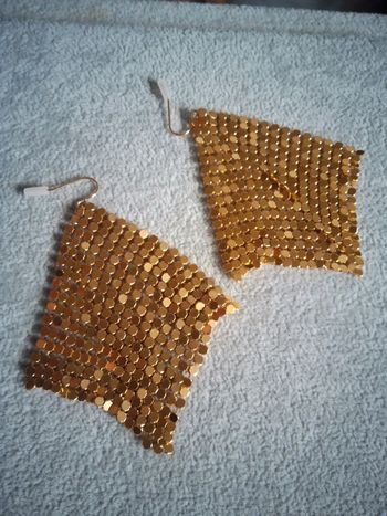 Boucles d'oreilles dorées souples