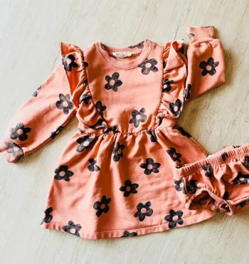 Robe et cache couche bébé fille Jessica sinpson
