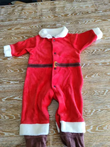🍁 pyjama père noël taille 3 mois 🍁