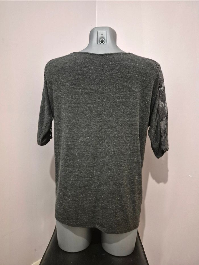 Blouse grise avec manches 3/4 en dentelle - taille M - photo numéro 4