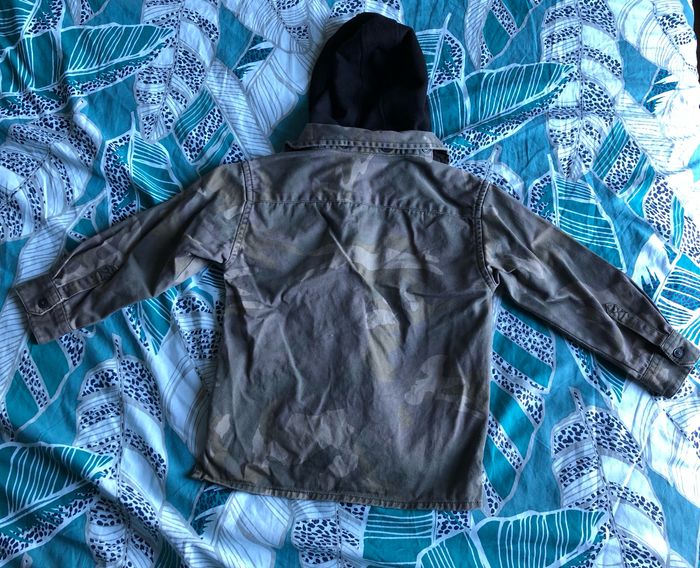 Veste chemise motif militaire Zara - Taille 5 ans - photo numéro 2