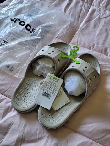 crocs t39/40 neuf (20e)
