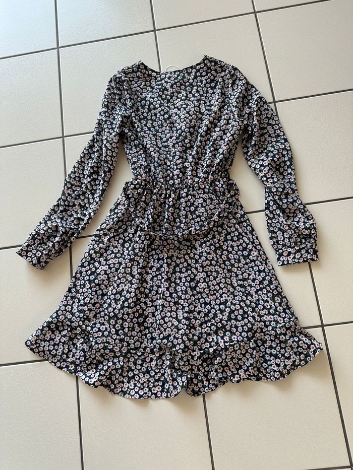 robe portefeuille Taille 36 manches longues Betty London fleuri tons bleu foncé NEUVE - photo numéro 10