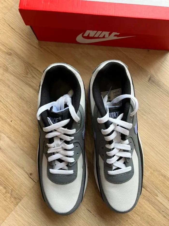 Nike Air Max 90 Leather White Black Violet 40 - photo numéro 2