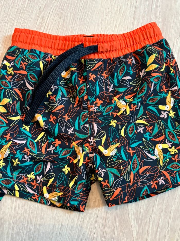 2 shorts de bain 18mois - photo numéro 3