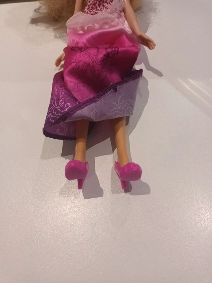 Poupée barbie disney aurore la belle au bois dormant - photo numéro 3