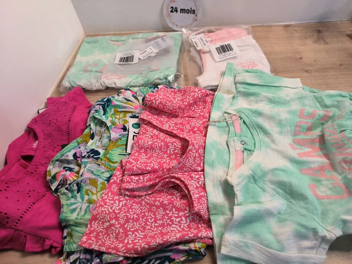 Lot  vêtements fille 24 mois été neuf