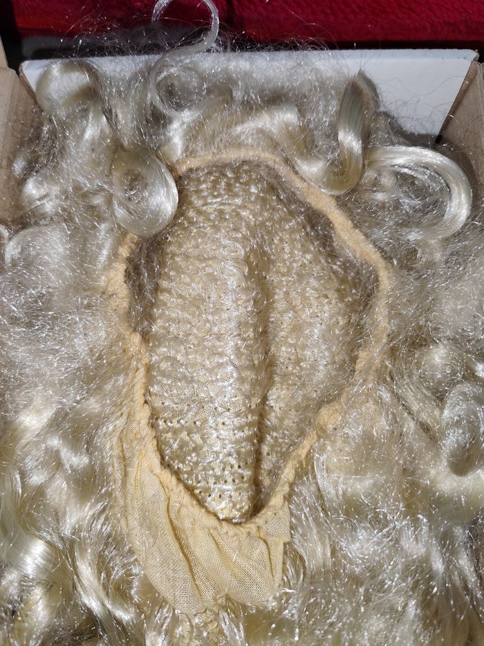 Perruque blonde boucles anglaise déguisement comtesse duchesse marie Antoinette Nelly Olson - photo numéro 4