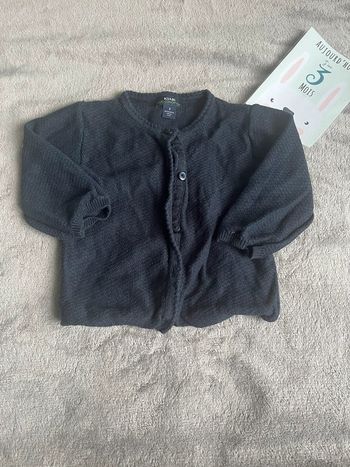 Gilet bleu marine 3 mois