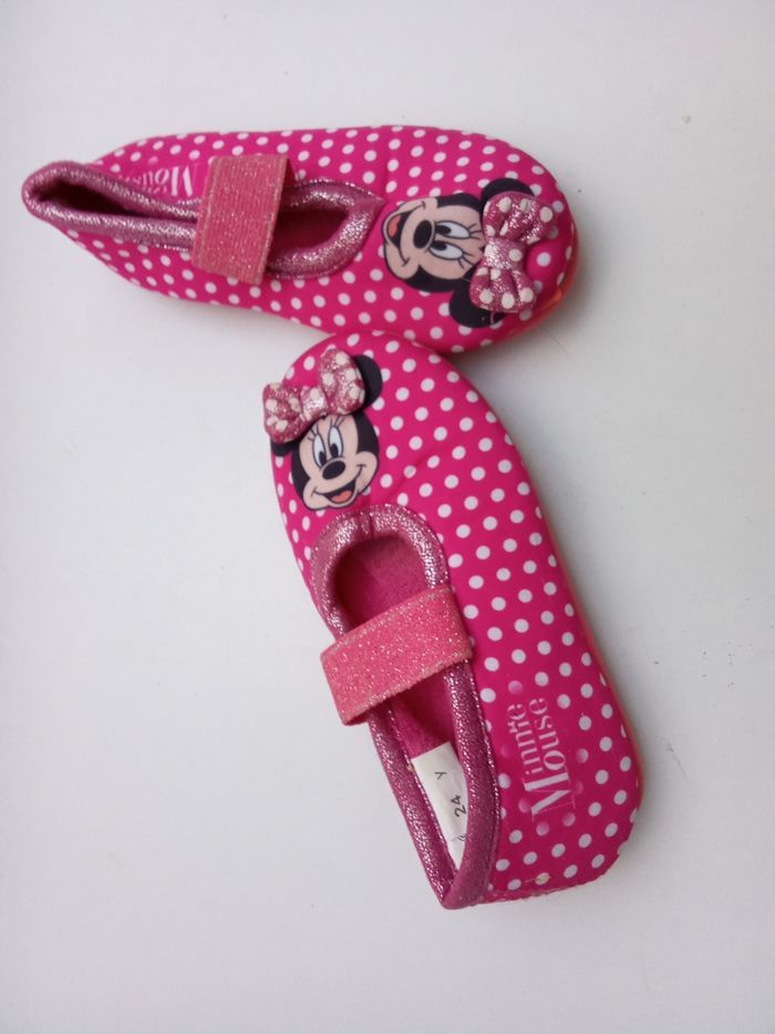 Chausson fille Disney Minnie taille 24, rose pois blanc, noeud, hiver, à enfiler, élastique - photo numéro 3