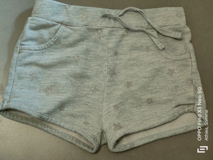 Short Kiabi 24mois-83-89cm 0€50 -50% dès 2 achetés